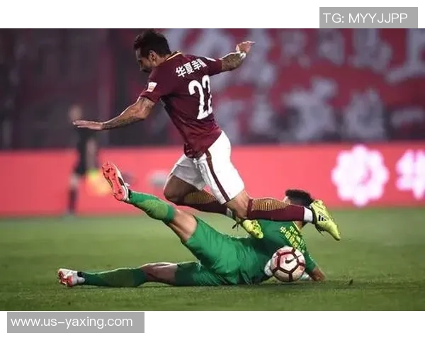 足球裁判周刚：从绿茵场上的公正守护者到职业生涯的精彩回顾与展望